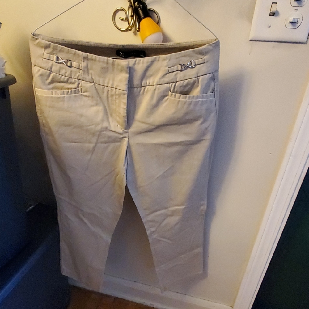 Tan capris - Picture 1 of 3